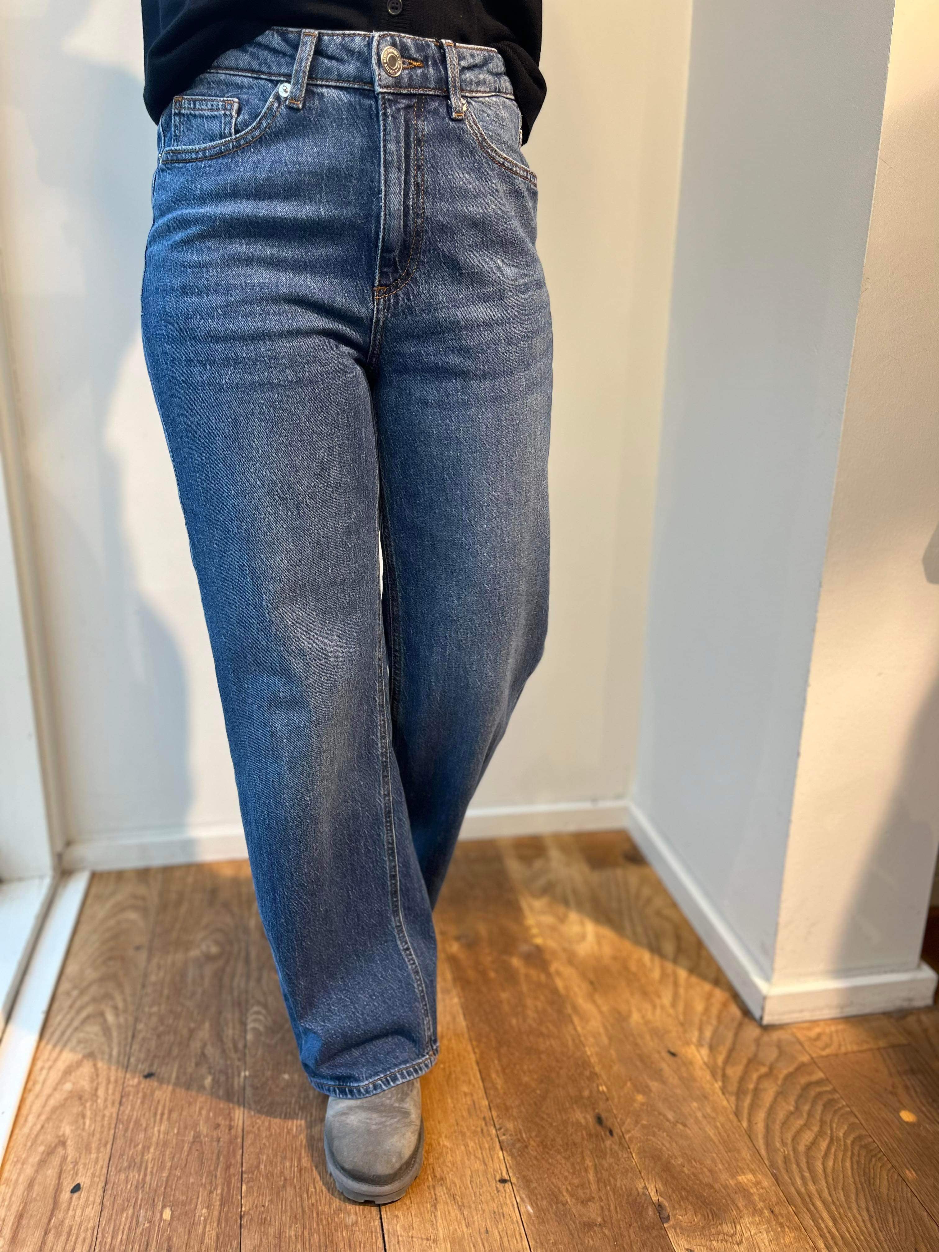 VMTESSA wide jeans - Medium Blue Denim